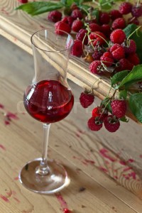 18330093-raspberry-wine-and-berries.jpg
