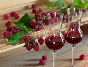 18330092-raspberry-wine-and-berries.jpg